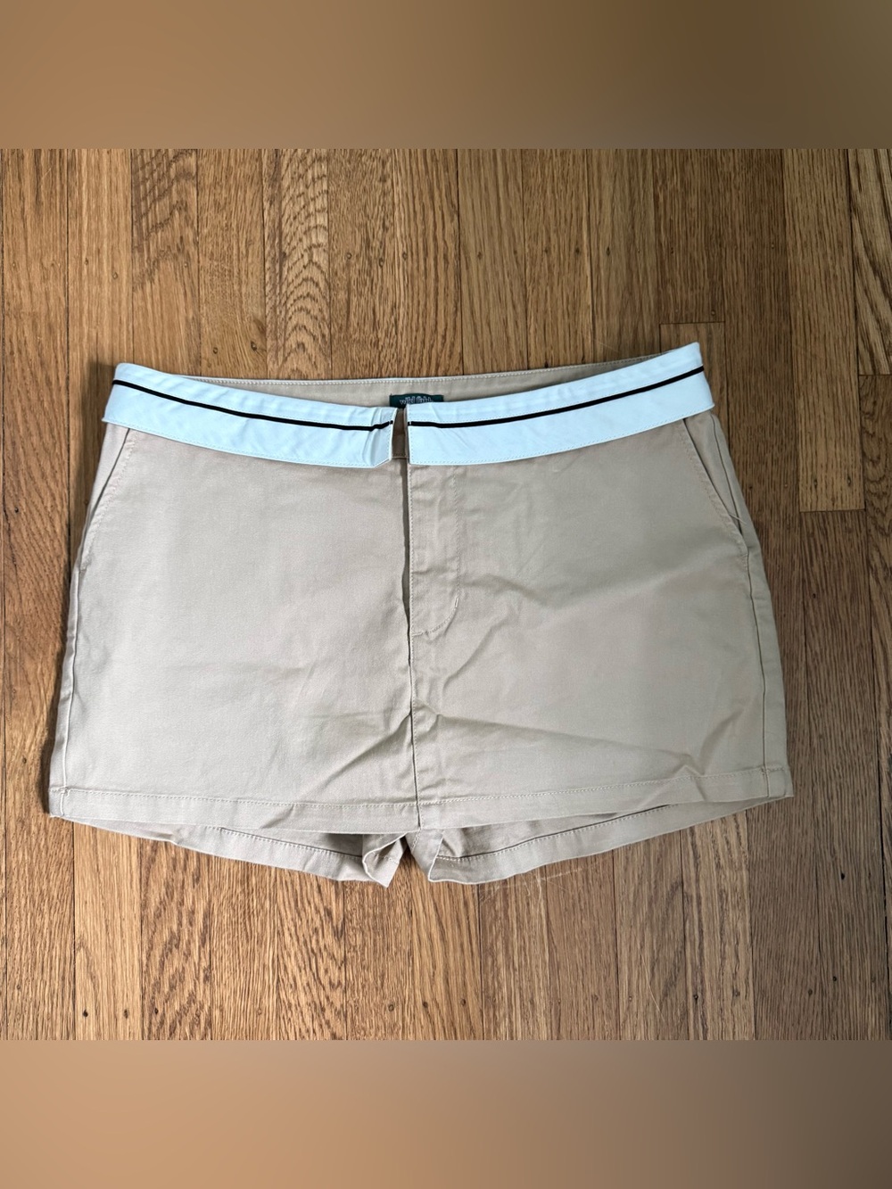 NWOT wild fable Khaki Shorts with White Trim Women’s size 14